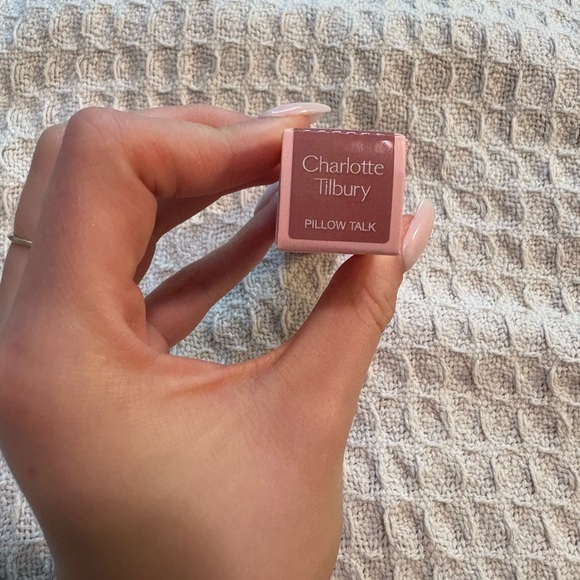 Charlotte Tilbury Pillow Talk Matte Blush Wand - Soft Pink - Picture 2 of 4